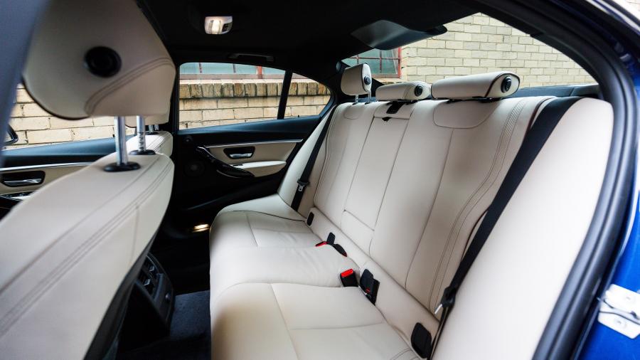 Интерьер BMW 330i 100 Year Edition 2016 года  (AU) (фото 15 из 19)